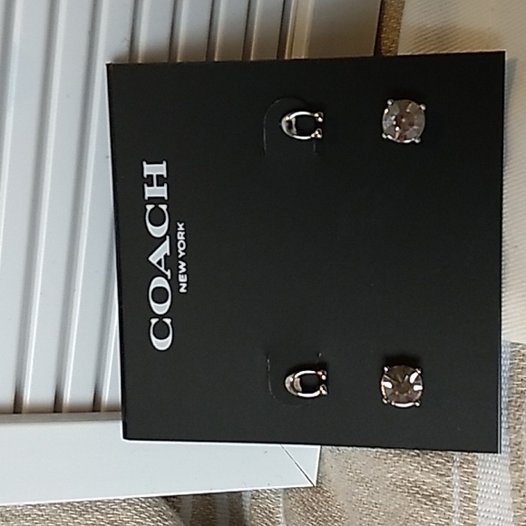 2 Pack of Coach earrings Signature C in Silver & circle gems w dust bag - Picture 5 of 7